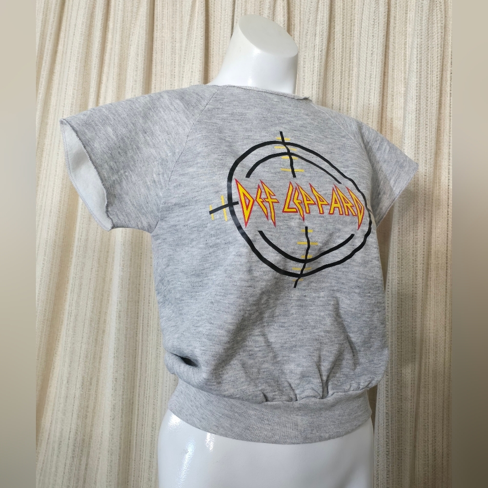 True Vintage 80s Rock Band Def Leopard sweat shirt Tshirt kids Top Half - Picture 10 of 12
